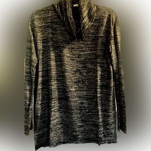 GAP loose turtleneck blouse